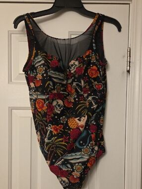 Black Floral & Skull Print Mesh-Top Women's Tank Swimsuit